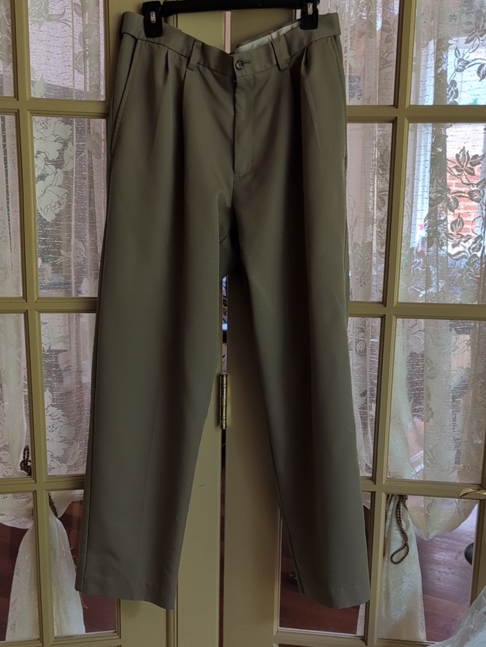 Classic Men's Pleated Dress Pants - Khaki¹